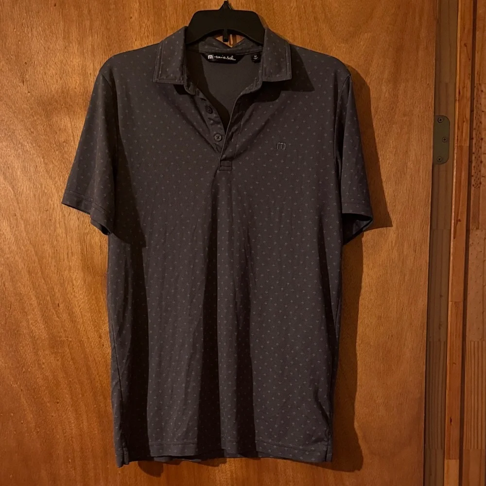 TravisMathew Men's Charcoal Polo with Subtle Dot Print 57% Pima cotton (mlb)